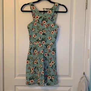 HOLLISTER tropical print dress